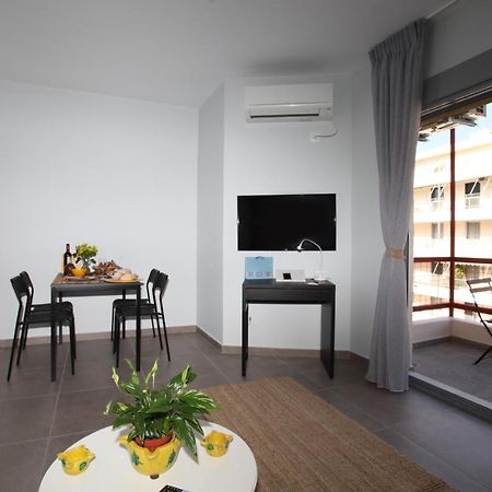 Edem Beach Apartment With Mountain View By Athenian Homes ภายนอก รูปภาพ